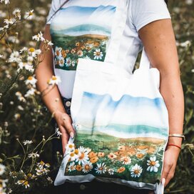 Bavlněná taška Krajinomalba Pole kopretin
