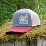 Kšiltovka Retro Hory mě volají logo, červeno-šedá