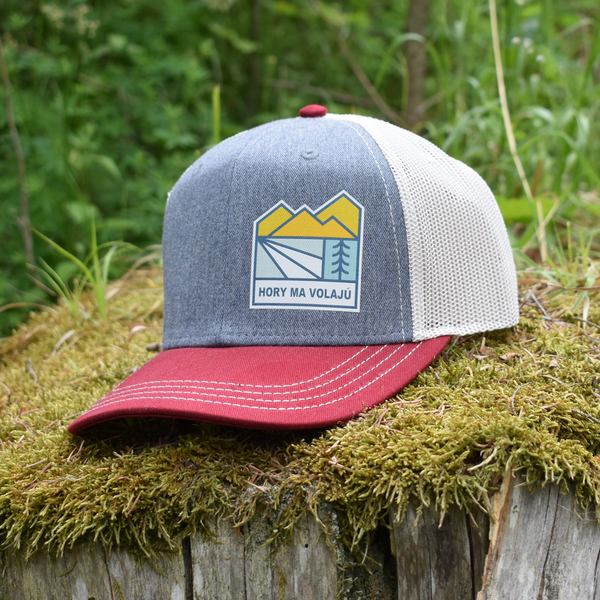 Šiltovka retro hory ma volajú logo, červeno sivá - 285764001_1208167190016537_3867566213436945985_n
