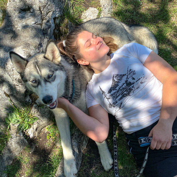 Dámske  tričko hora v pozadí - damske-tricko-hory-a-priroda