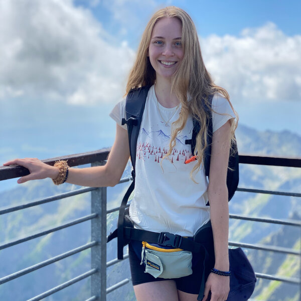 Dámske tričko stromy a štíty - damske-tricko-hory-a-les